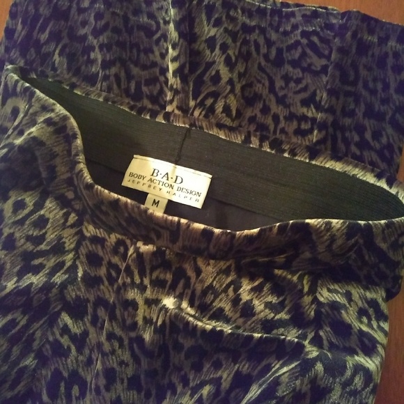 long skirtt w elastic waist. S O L D - Picture 2 of 2